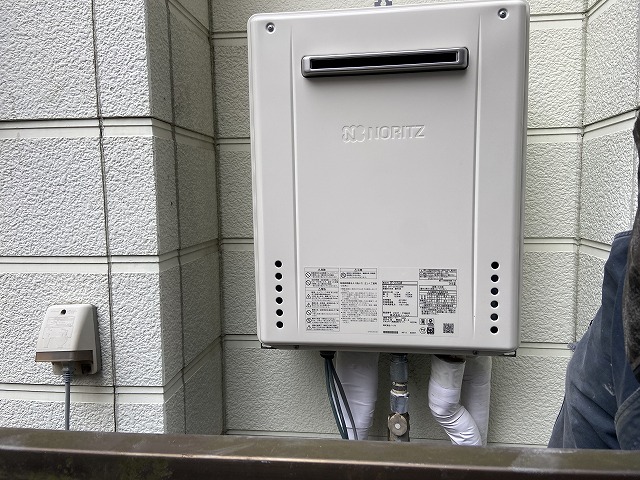 東京都葛飾区で追い炊き付き給湯器の取り替え工事のみのご依頼